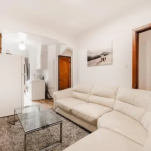 https://apt-one-bedroom-with-balcony-2159-03.hotels-in-montreal.org